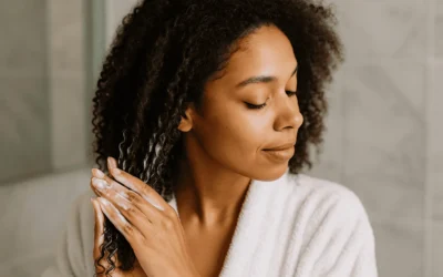 Comment hydrater ses cheveux : la routine indispensable