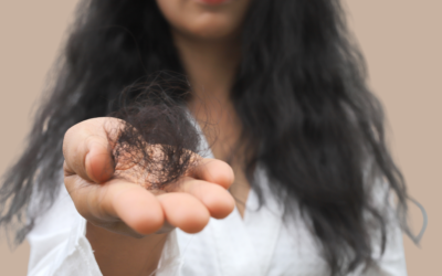 Pourquoi tes cheveux tombent-ils plus en automne ?